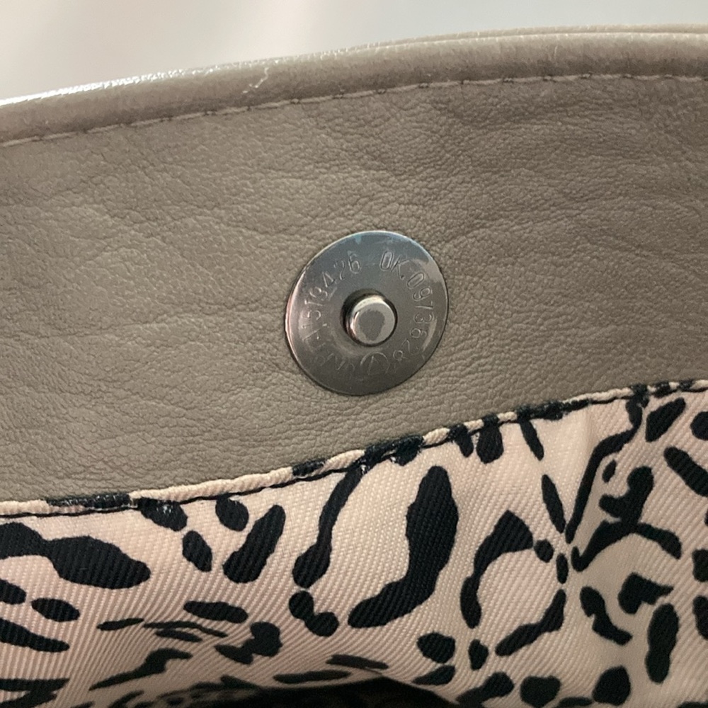 Jessica Simpson Bag with Studs and signature feather. - Picture 11 of 14